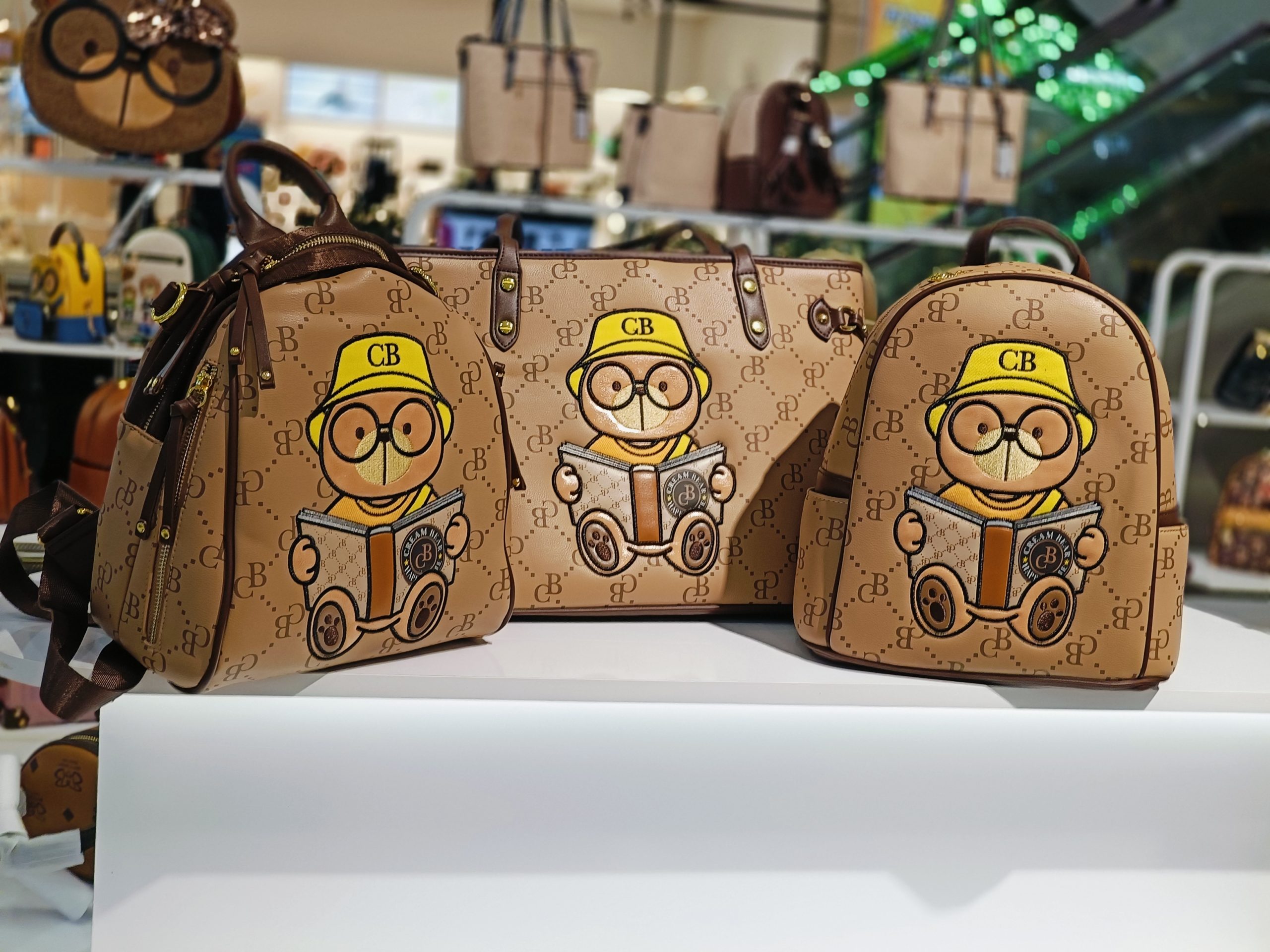 balo và túi xách cream bear