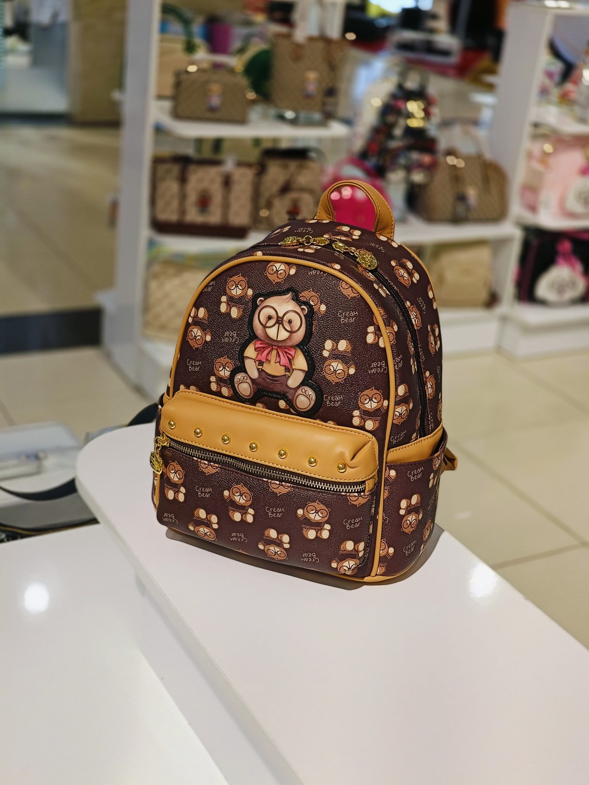 balo cream bear