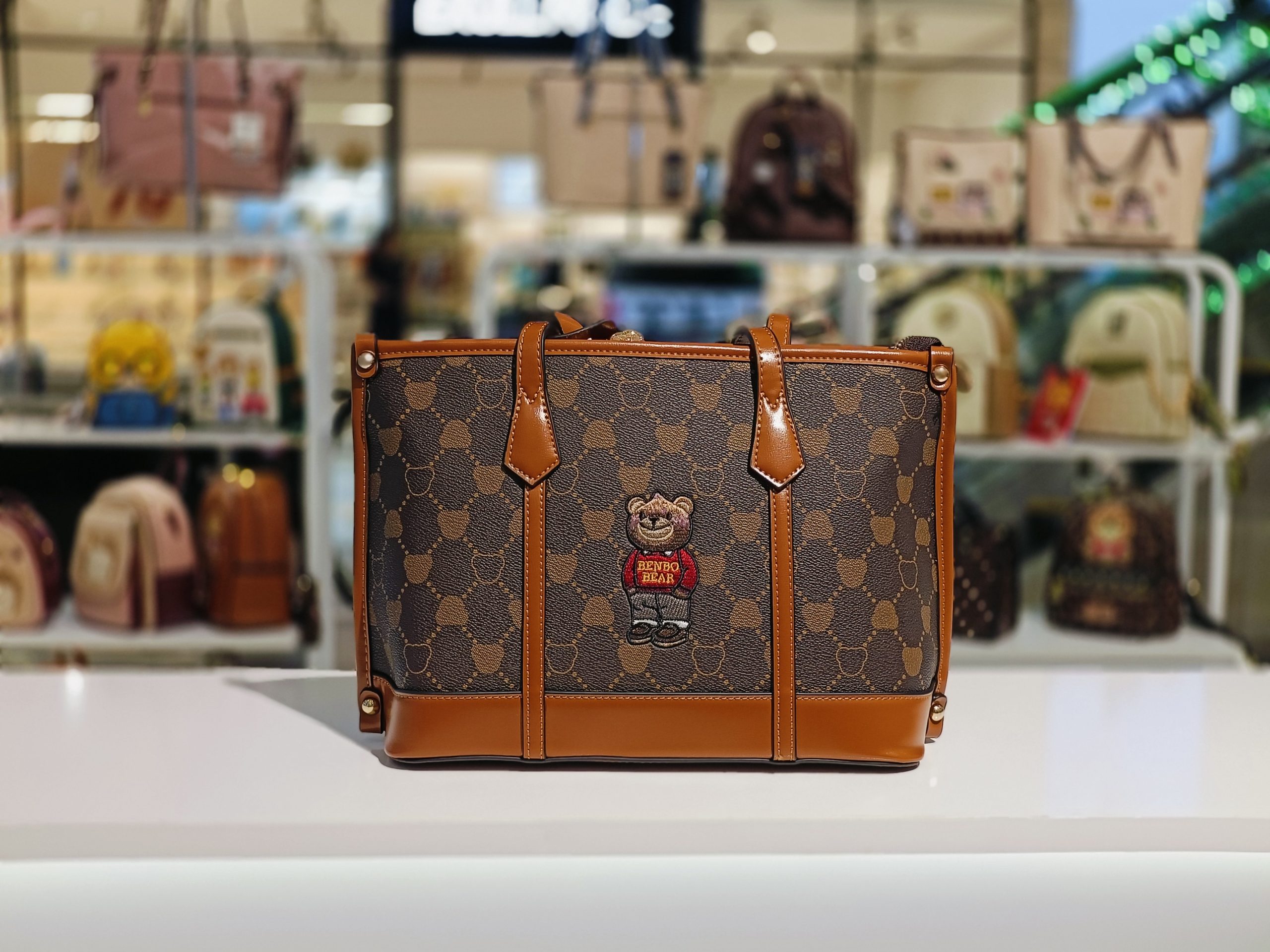 balo và túi xách cream bear